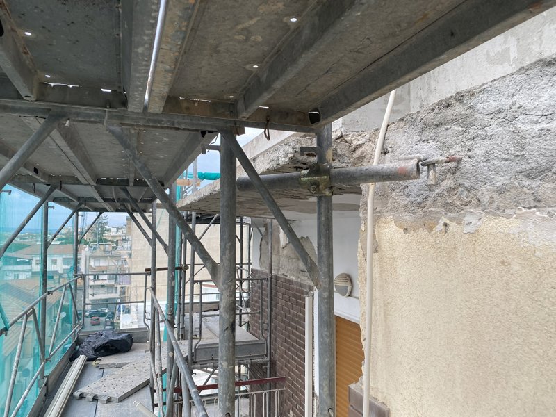 Ripristino facciata e balconi condominiali a Reggio Calabria